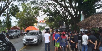 Puluhan Sopir Angkutan Demo di Pos Penyekatan Mudik Luwu Utara