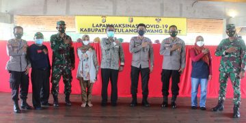 Polres TuBaBa Serta Danramil 412-01 TBT Bersinergi Dengan PemKab Gelar Vaksinasi Massal