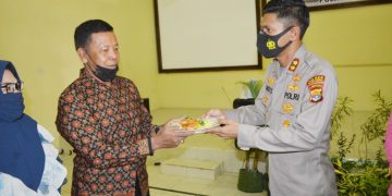 Pesan Kapolres Tulang Bawang Untuk Dua Personelnya Yang Purnabakti