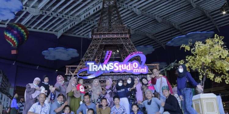 CV HRB Perkasa, Adakan Family Gathering di Trans Studio Mini Bandar Lampung