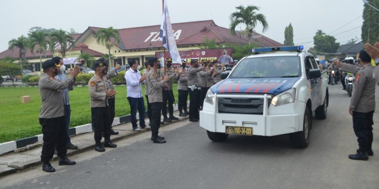 Sambut Hari Bhayangkara ke-75, Polres Tulang Bawang Bagikan Ribuan Paket Sembako