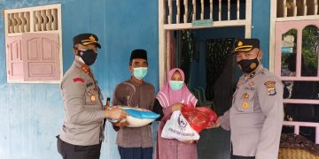 Dalam Rangka Hut Bhayangkara ke 75, Polres Tulang Bawang Barat Laksanakan Baksos