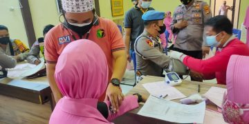 Sambut Hari Bhayangkara ke-75, Ratusan Kantong Darah Disumbangkan Polres Tulang Bawang ke PMI