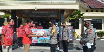 Polres Tulang Bawang Terima Bansos 500 Paket Sembako Dari PSMTI