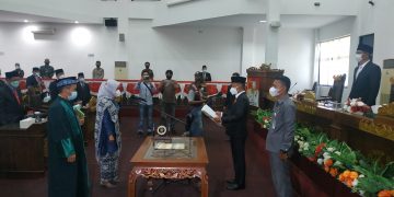 Resmi,Novi Linda Ambil Sumpah Janji Jabatan Anggota DPRD TuBaBa