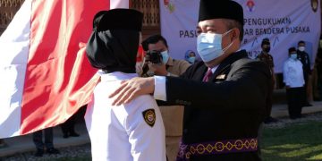 Umar Ahmad Pimpinan Upacara Pengukuhan Pasukan Pengibar Sang Saka Merah Putih