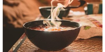 Ini Alasan Mengapa Rasulullah SAW Larang Meniup Makanan dan Minuman Panas?