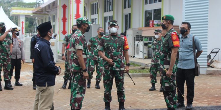 Dandim 0410/KBL Dampingi Pangdam II/Swj Tinjau Lokasi Muktamar NU Ke-34 di UIN Lampung