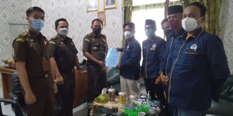 DPD KAMPUD Lampung Timur Laporkan Dugaan Korupsi 4 Proyek di Dinas PUPR Ke Kejari Setempat