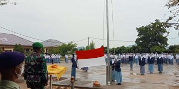 Bangkitkan Nasionalisme Pelajar, Danramil 410-01/Panjang Laksanakan Pembinaan Ideologi Pancasila