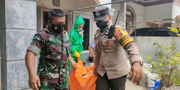 Babinsa Peltu Usep Sopwan dan Bhabinkamtibmas Monitor Temuan Mayat