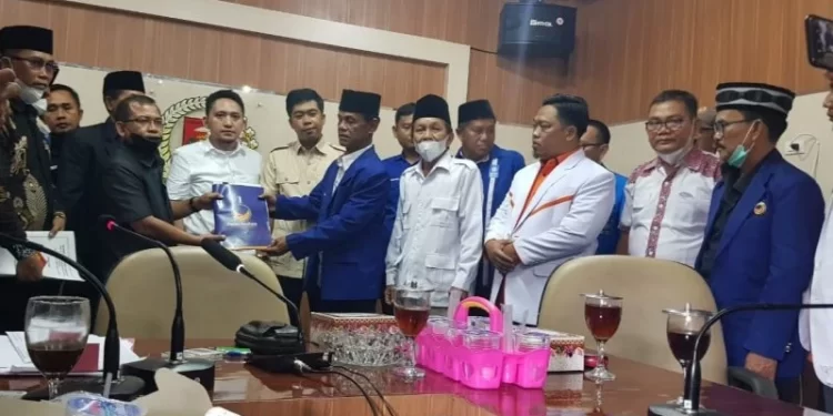Ada Apa Wiliam Mamora dan Ardian Saputra Datangi Kantor DPRD LU