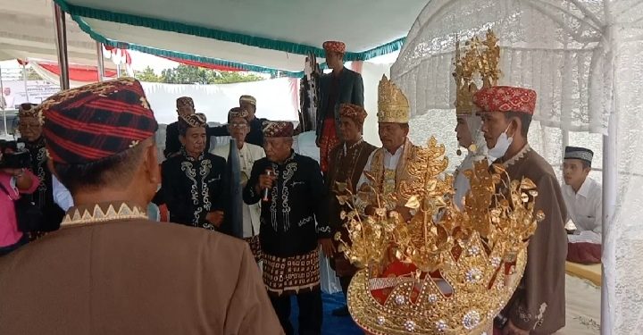 HUT Ke-77 Tulang Bawang Tentang Melalui Prosesi Begawi Adat 22 Orang Mendapatkan Gelar Stan.