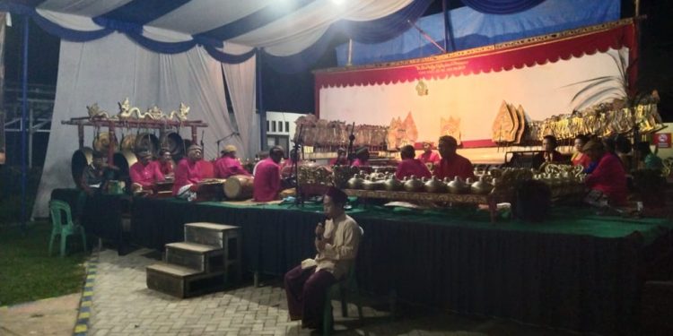 Tiyuh Margo Mulyo Adakan Pagelaran Wayang Kulit dan Doa Bersama
