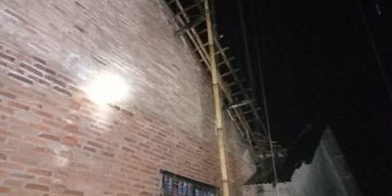 Angin Putih Beliung Terjang Rumah Warga TuBaBa