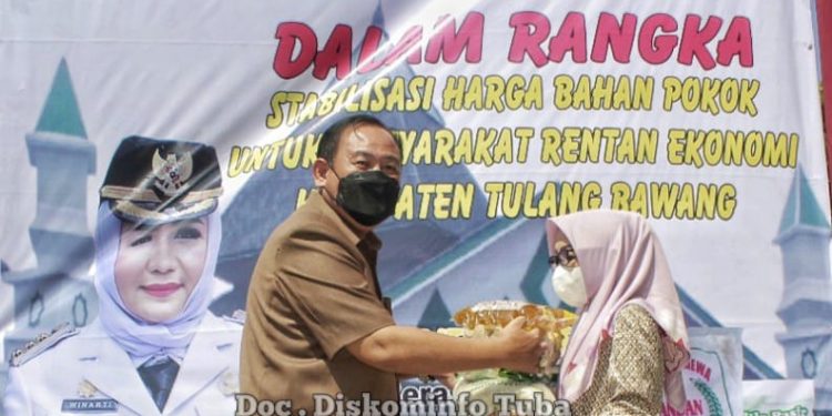 Bupati Winarti Selenggarakan Pasar Murah untuk Masyarakat Rentan
