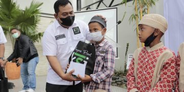 Peduli Anak Yatim-piatu, Ibunda Ratna Sarumpaet Donasi Hasil Penjualan Buku’ Aku Bukan Politikus” ke KSJ
