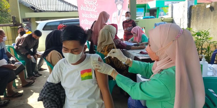 Serbuan Vaksin Covid – 19 Koramil 410-06/Kedaton Percepat Program Vaksinasi Menuju Herd Immunity