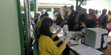 Koramil 410-01/Panjang Menggelar Serbuan Vaksinasi Booster Untuk Masyarakat