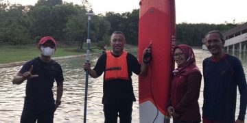Bupati Umar Ahmad Promosikan Olahraga Rekreasi Inflatable Stand Up Paddle Board