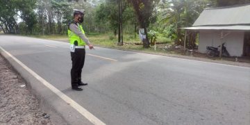 Satlantas Polres Tulang Bawang Olah TKP Kecelakaan Yang Akibatkan Dua Orang Luka-Luka