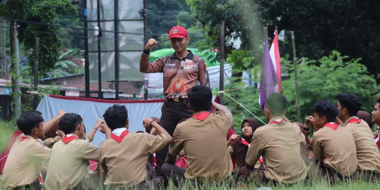Guna Memupuk Semangat Bela Negara, Koramil 410-01 Panjang Laksanakan Pembinaan Pramuka