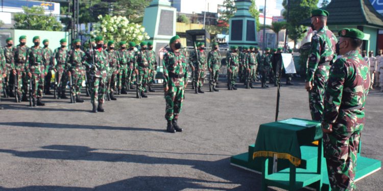 Gelar Upacara Hari Senin, Danramil 20/Kismantoro Jabat Irup
