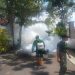 Cegah DBD Babinsa Sumber Bersama Petugas RS Slamet Riadi Laksanakan Fogging