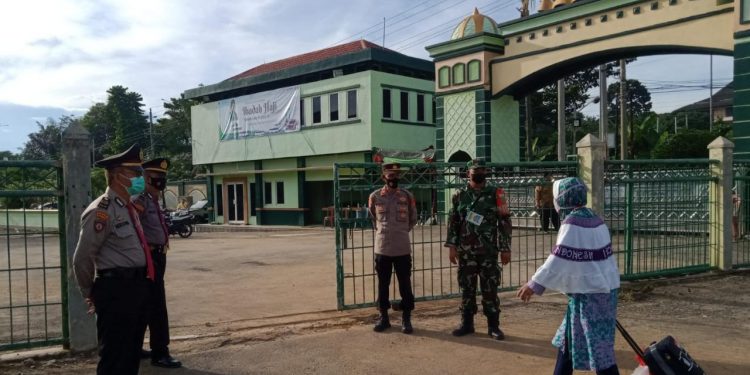 Babinsa Koramil Kedaton Monitoring Kedatangan Jamaah Haji