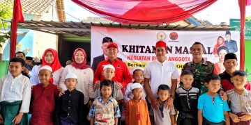 Mukhlis Basri dan Lesty Putri Utami Gelar Sunatan Massal di Fajar Baru