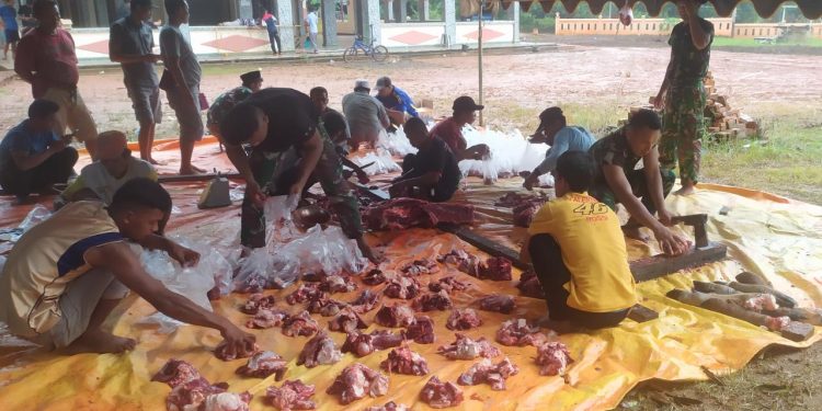 Semarak Idul Adha, Satgas Pamtas Yonif 123/RW Laksanakan Sholat Idul Adha dan Sembelih Hewan Qurban