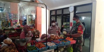 Tanggal Merah, Babinsa Purwodiningratan Cek Prokes di Wilayah