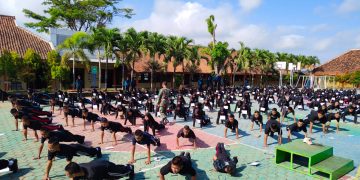 Koramil 21/Bulukerto Berikan Materi Pendidikan Karakter dan Kedisiplinan Kepada Pelajar