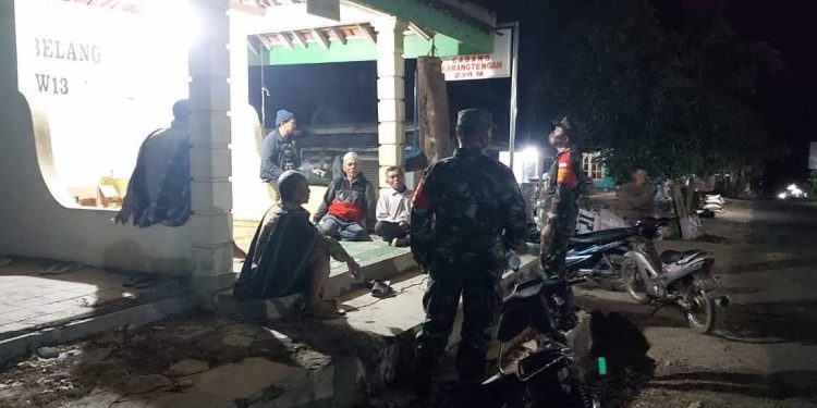 Wujudkan Kamtibmas Kondusif, Piket Koramil 23/Karangtengah Aktif Patroli