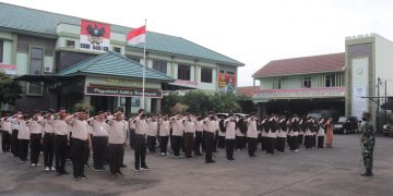 Tumbuhkan Sikap Disiplin, Koramil 410-02/TBS Latih PBB Pelajar SMP IT Daarul Ilmi