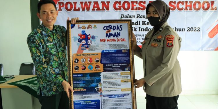 Sambut HUT ke 74 Polwan, Srikandi Polres Tubaba gelar ” Police Goes To School”