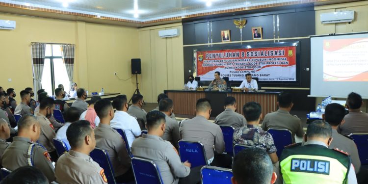 Bidkum Polda Lampung Sosialisasi Perpol Nomor 7 Tahun 2022 di Polres Tubaba