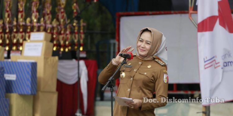 Dibuka oleh Bupati Tulang Bawang Winarti, Lomba gerak Jalan