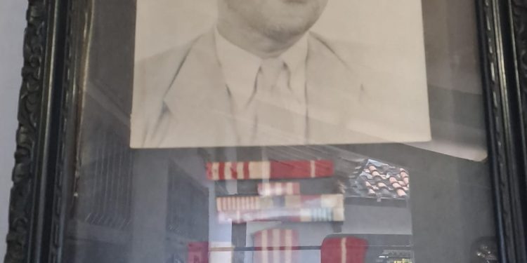 Gele Harun Pahlawan Kemerdekaan RI Diberi Piagam Oleh Pakcik