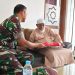 Ustad Abu Bakar Baasyir Terima Bendera Merah Putih Dari Danrem 074/Warastratama