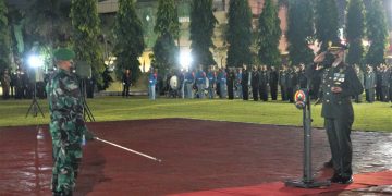 Danrem 071/Wijayakusuma Pimpin Apel Kehormatan dan Renungan Suci (AKRS) HUT RI Ke-77 di TMP Tanjung Nirwana Purwokerto