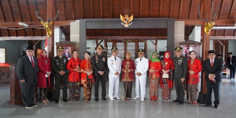 Sinergi Danrem 071/Wijayakusuma Ikuti Upacara Detik-Detik Proklamasi Kemerdekaan Republik Indonesia di Pemkab Banyumas