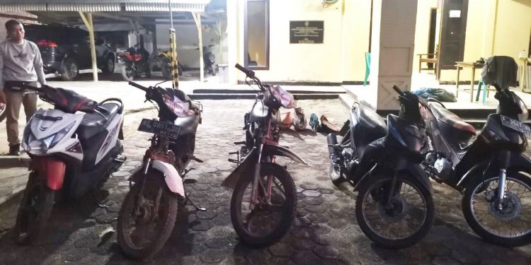 Polsek Gedung Aji Gerebek Lokasi Judi Sabung Ayam di Kebun Sawit