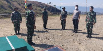 Di Puncak Kraguman, Personil TNI Bersama Instansi Terkait Persiapkan Uoacara Penutupan TMMD