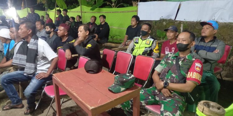 Babinsa Gumiwang Lor Bersinergi Amankan Turnamen Bola Voli