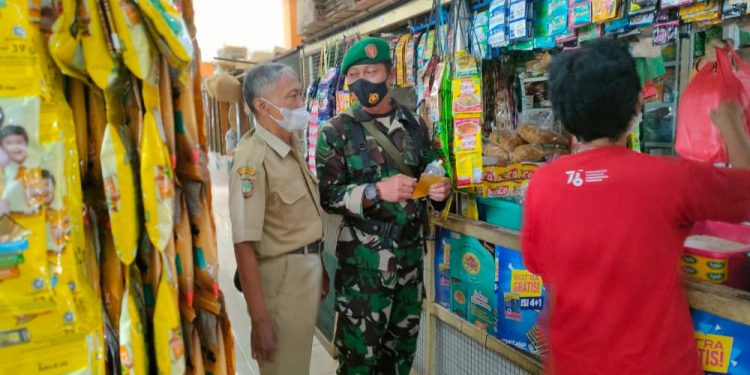 Gelar Patroli PPKM di Pasar Tradisional dan Stasiun Serda Eko Himbau Pedagang dan Pengunjung Patuhi Prokes