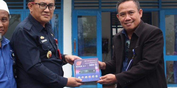 Pemkab Lambar Terima Bantuan STB dari TVRI Lampung