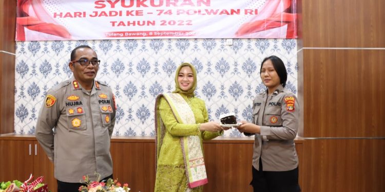 Pesan Kapolres dan Ketua Bhayangkari Cabang Tulang Bawang di Acara Syukuran Hari Jadi ke 74 Polwan RI