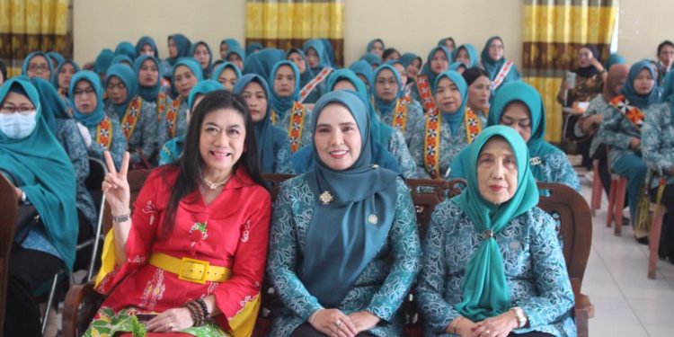 TP PKK Lambar Gelar Lomba Paduan Suara