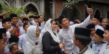 Kunjungi Ponpes Mahasina Bekasi, Puan: Santri Adalah Calon Pemimpin Indonesia